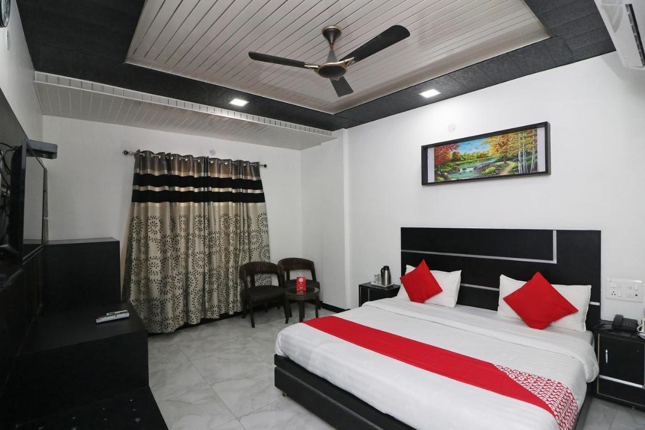 Capital O 4747 Imperial Hotel Katra Катра Екстер'єр фото