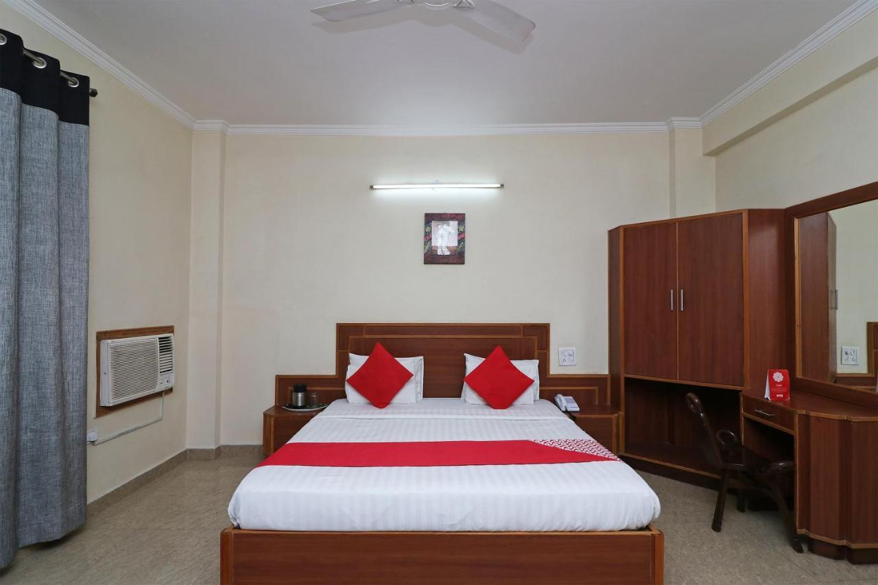 Capital O 4747 Imperial Hotel Katra Катра Екстер'єр фото