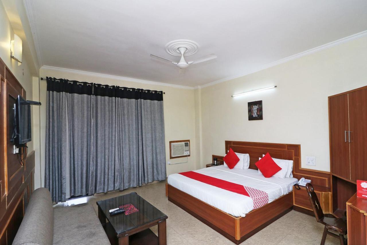 Capital O 4747 Imperial Hotel Katra Катра Екстер'єр фото