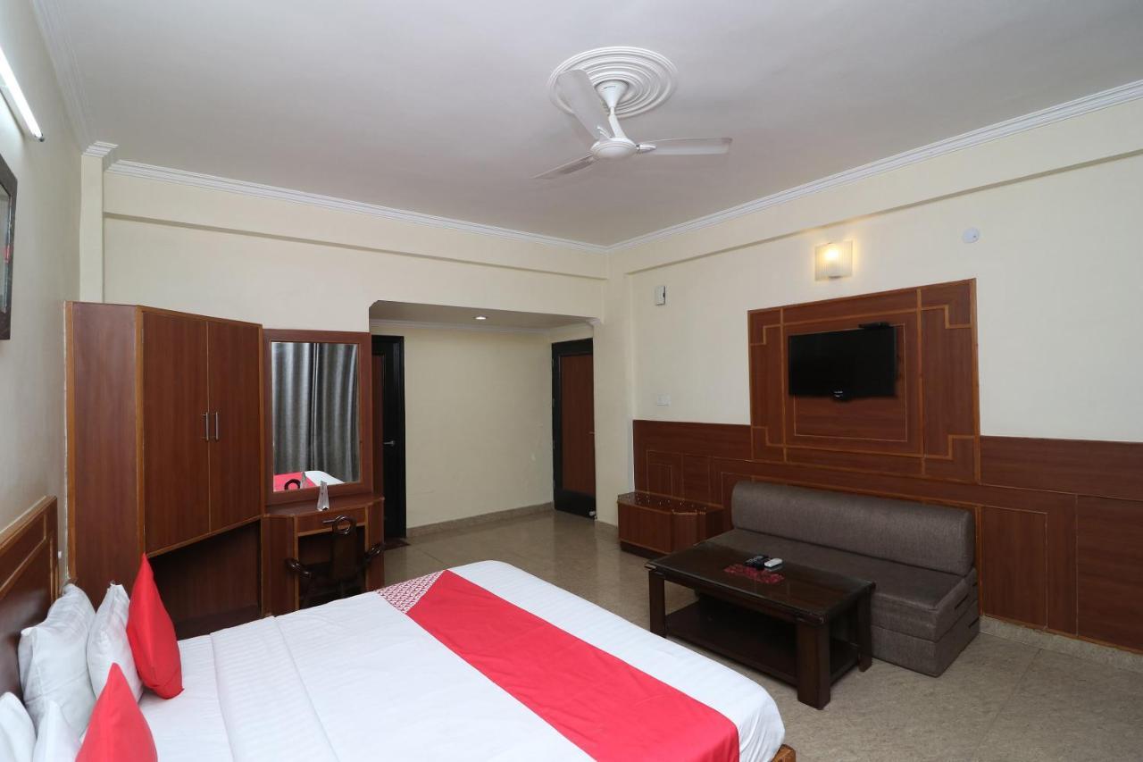 Capital O 4747 Imperial Hotel Katra Катра Екстер'єр фото