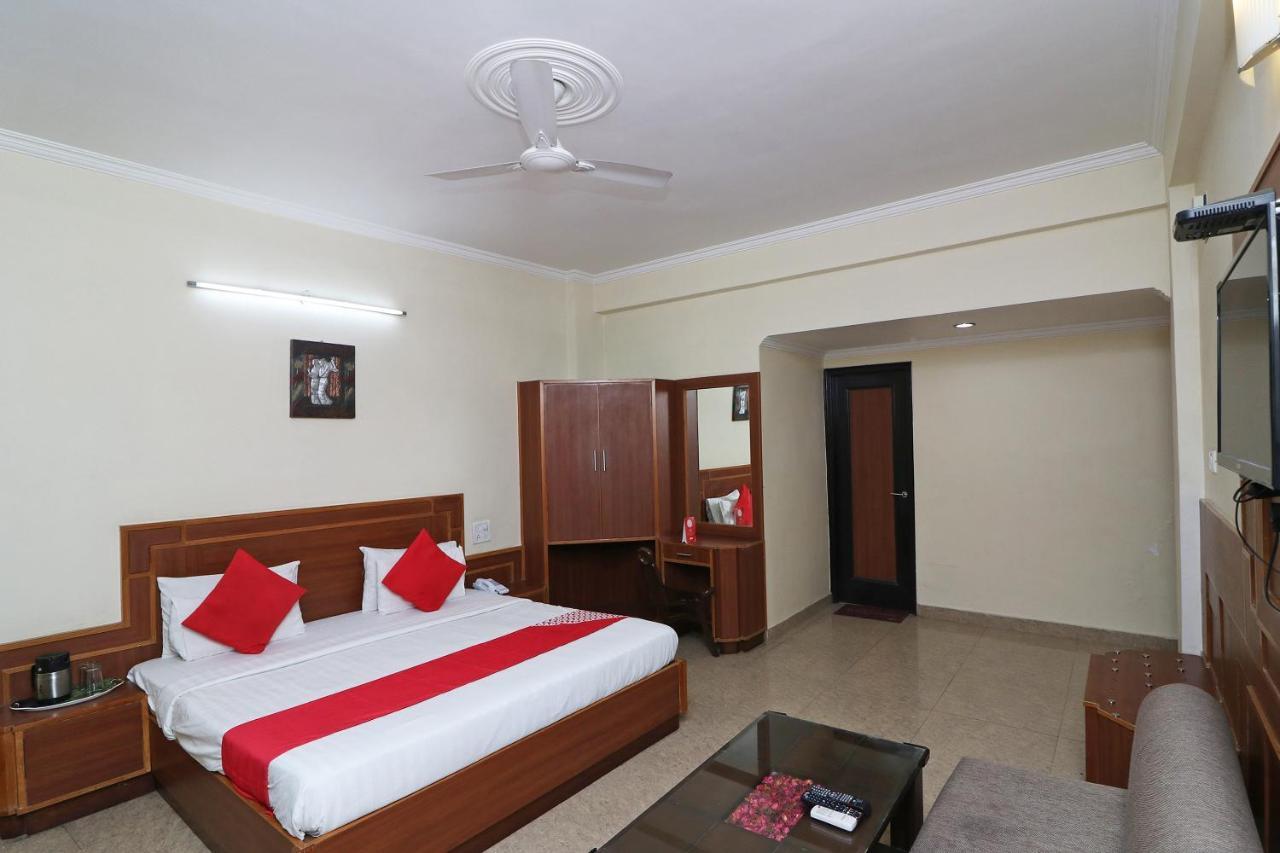 Capital O 4747 Imperial Hotel Katra Катра Екстер'єр фото