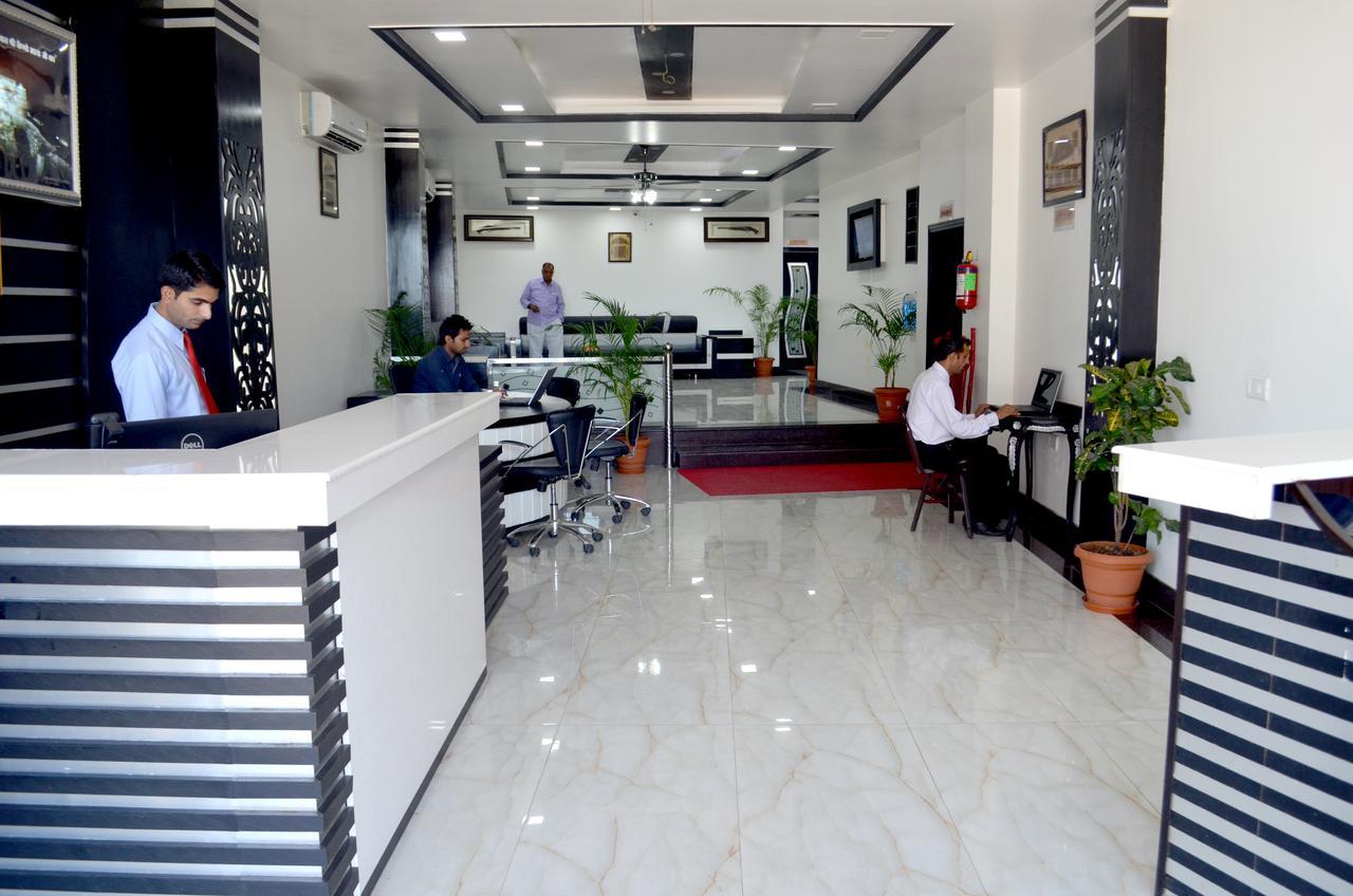 Capital O 4747 Imperial Hotel Katra Катра Екстер'єр фото