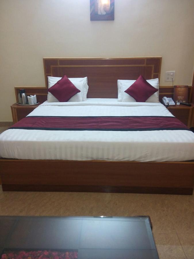 Capital O 4747 Imperial Hotel Katra Катра Екстер'єр фото