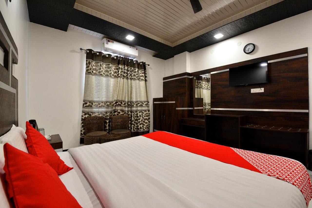 Capital O 4747 Imperial Hotel Katra Катра Екстер'єр фото