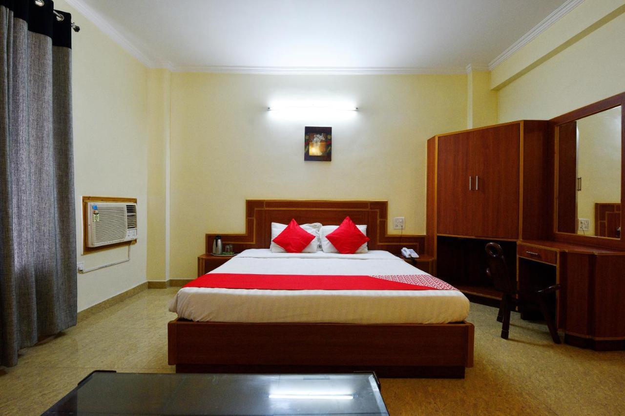 Capital O 4747 Imperial Hotel Katra Катра Екстер'єр фото