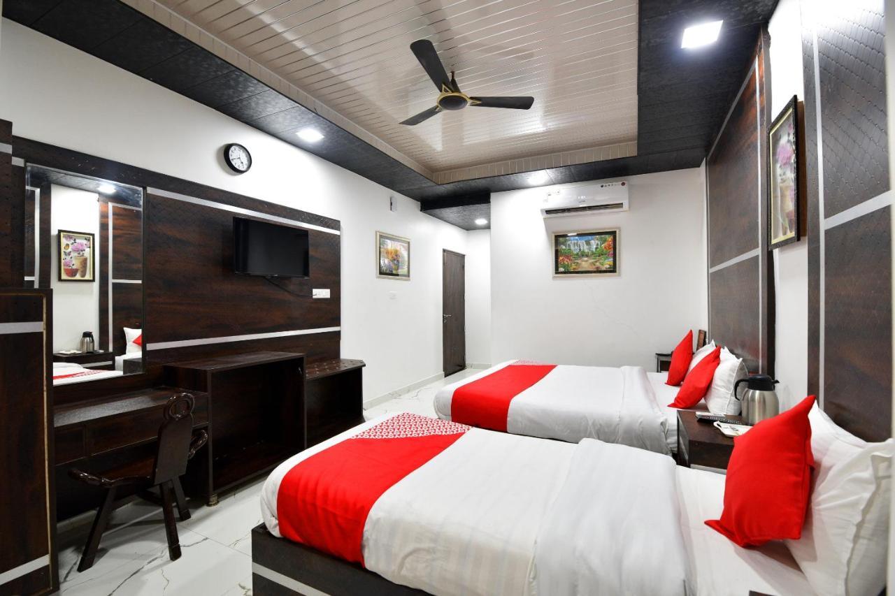 Capital O 4747 Imperial Hotel Katra Катра Екстер'єр фото